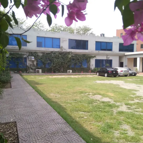 Strategic systems international office building in lahore